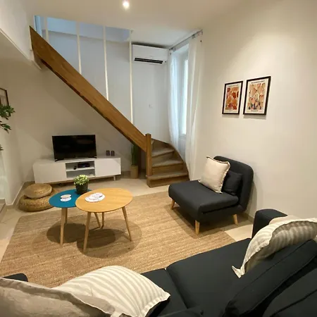 Appartement Le Guillaumont - Amazing 2-bedroom In The Old Town -stayinantibes